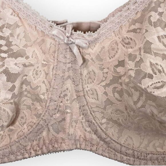 Bali Women's Plus Size Lace 'N Smooth Seamless Underwire Bra size 40 C - Picture 3 of 6